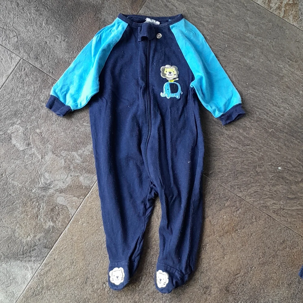 Sleepers - Picture 2 of 3